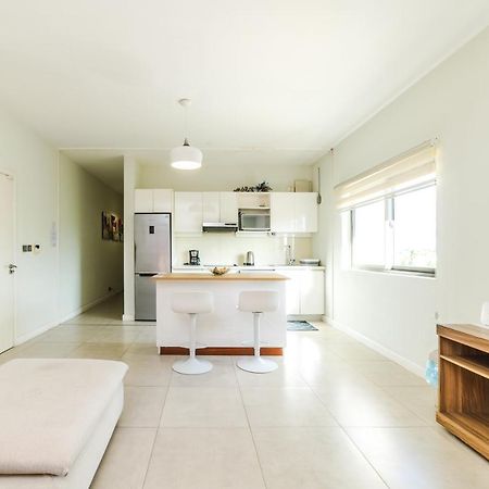 Beachcove Apartment 9 In Pereybere Pereybere Beach Exterior photo